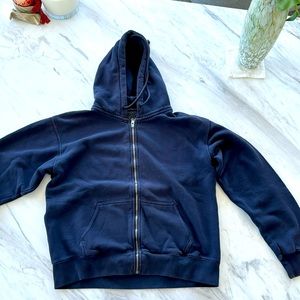 i am selling this brand melville hoodie